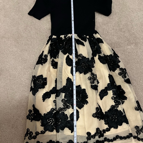 Women’s skirt - Picture 3 of 4